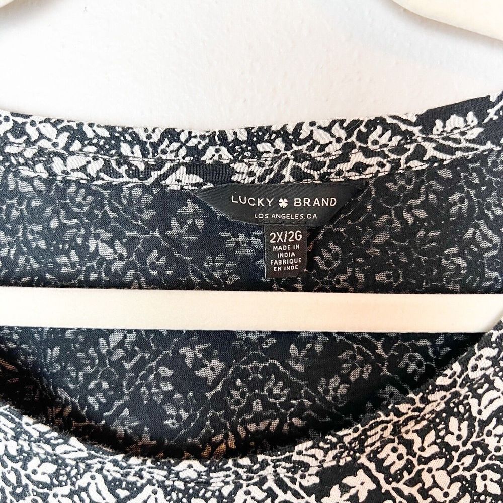 Lucky Brand Women’s Plus Black/White Paisley Blouse Top Size 2X NWOT - Picture 2 of 4